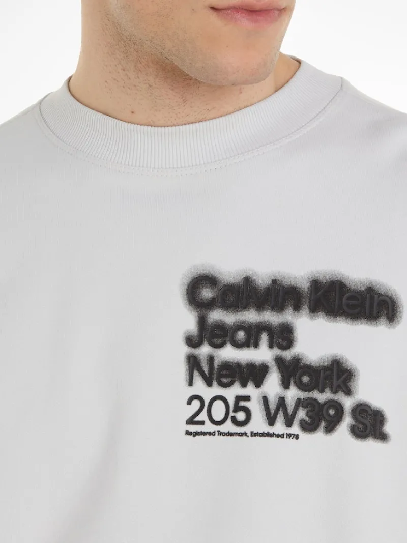 Calvin Klein Jeans Pullover & Sweatshirts|Big Boys*BLURRED ADDRESS LOGO CREW NECK ghost grey