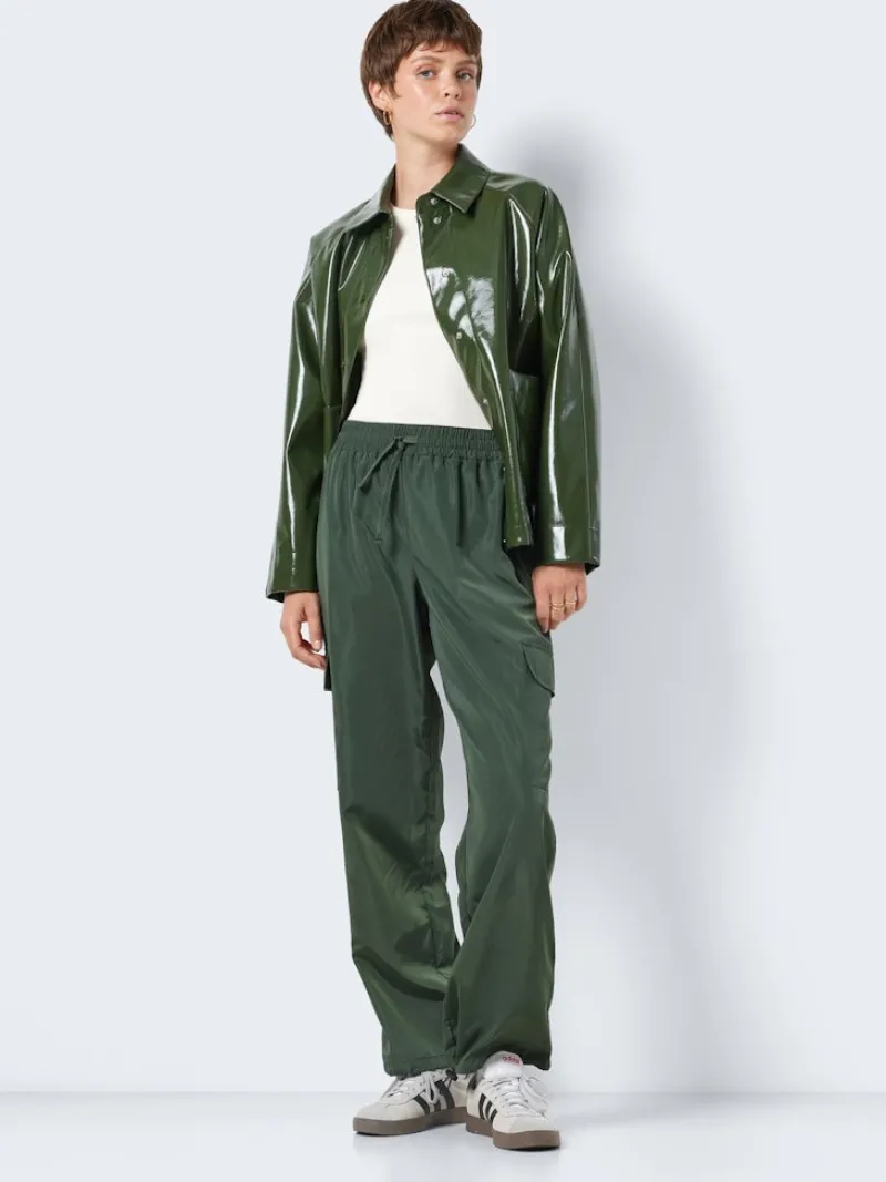 Noisy May Hosen*NMSKY HW CARGO RAINPANTS FWD NOOS kombu green