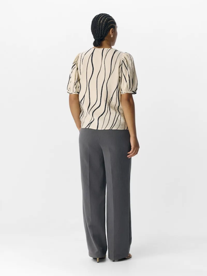 Object Blusen*OBJJACIRA S/S V-NECK TOP NOOS sandshell