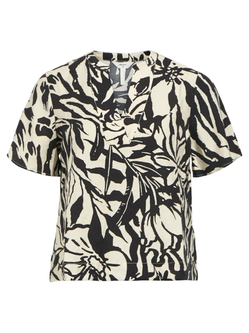 Object Blusen*OBJKARINA S/S RE V-NECK TOP NOOS sandshell1