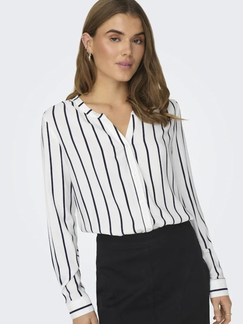 Only Blusen*ONLGUSTA LIFE L/S SHIRT PTM Cloud Dancer-Night sky ocean s