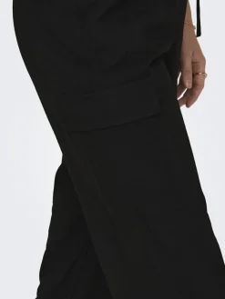 Only Hosen*ONLKATINKA CARGO PANT WVN NOOS Black