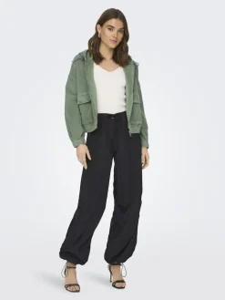 Only Jacken*ONLKENZIE L/S CORD JACKET PNT NOOS grün1