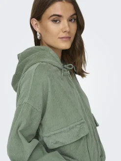 Only Jacken*ONLKENZIE L/S CORD JACKET PNT NOOS grün1