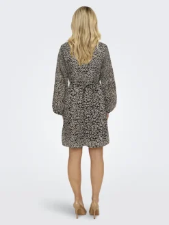 Only Kleider*ONLSTAR LIFE L/S PLISSE SLEEVE DRESS WVN Black