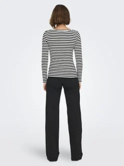 Only Shirts*ONLTRISTA L/S BOATNECK TOP BOX JRS black3