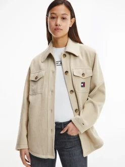 Tommy Jeans Jacken*TJW FRONT POCKET BADGE SHACKET savannah sand