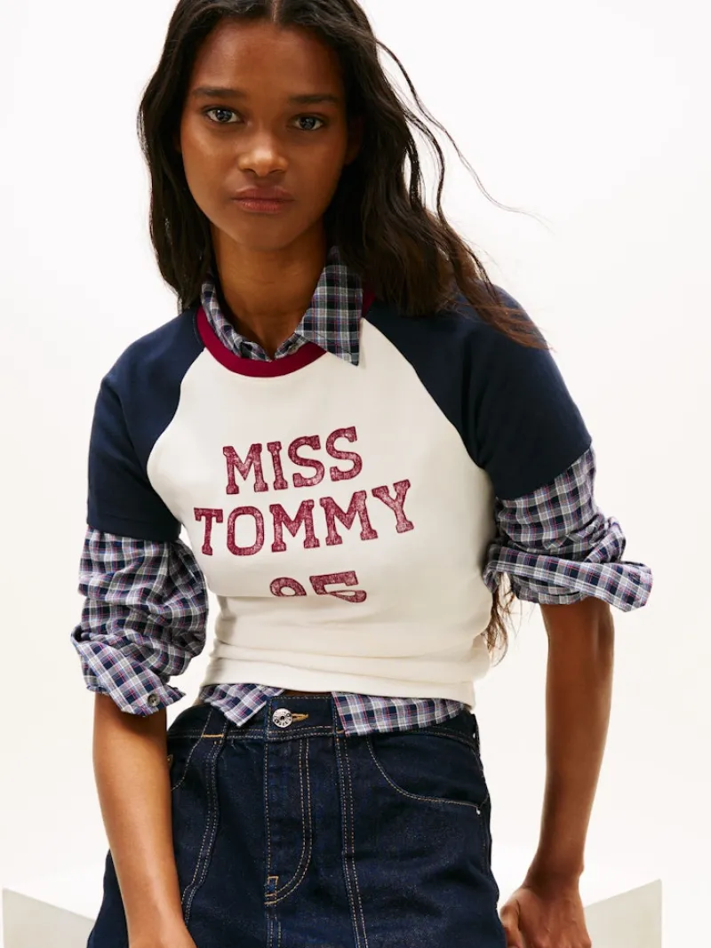 Tommy Jeans Shirts*TJW SLIM SH MISS TOMMY SS TEE ancient white