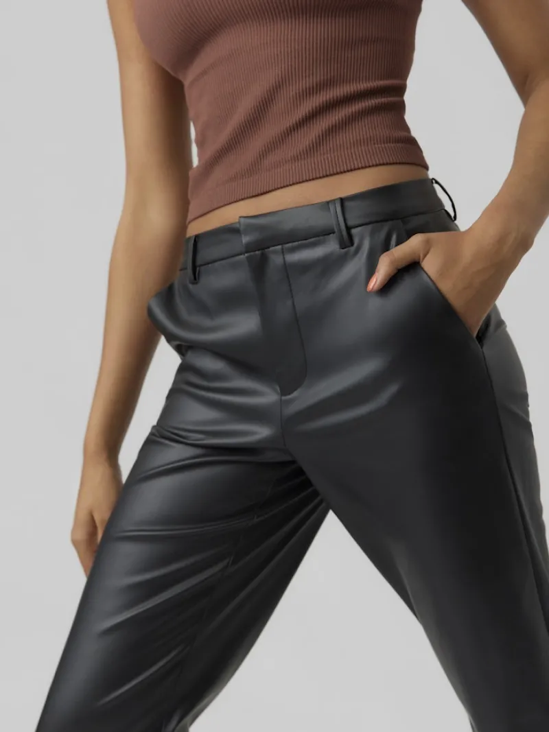 Vero Moda Hosen*VMOLYMPIA ZAMIRA MW STRAIGHT PL PANT Black