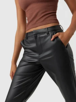 Vero Moda Hosen*VMOLYMPIA ZAMIRA MW STRAIGHT PL PANT Black