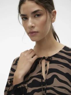 Vero Moda Kleider*VMSHILAH NAJA LS SHORT DRESS WVN GA brown lentil